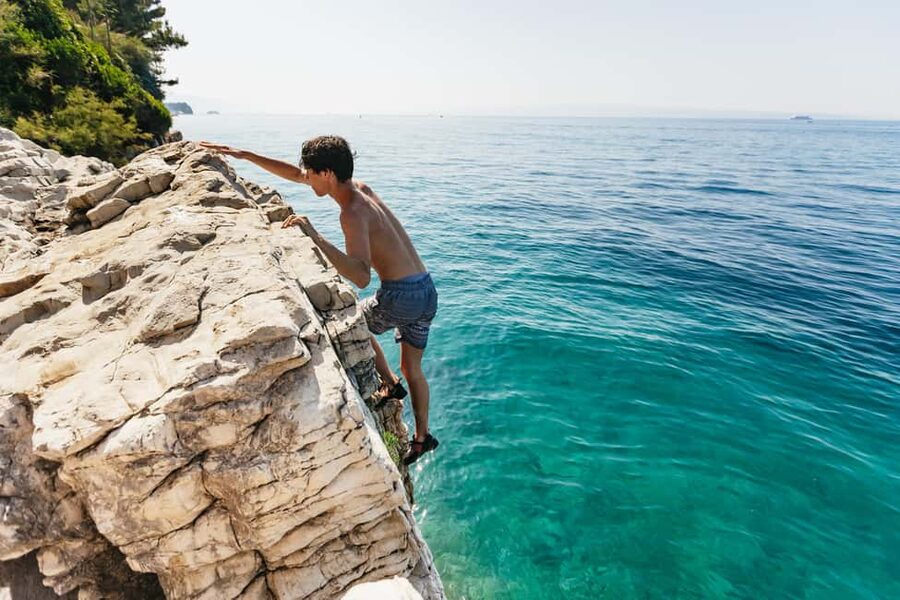 Split: Cliff Jumping & Deep Water Solo Tour - Picking a route that fits your ability