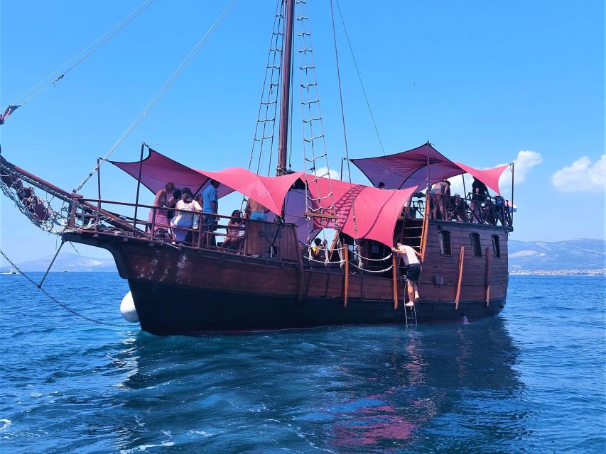 Split: Cruise on Columbo's Pirate Ship "Santa Maria" - When dolphins become part of the trip