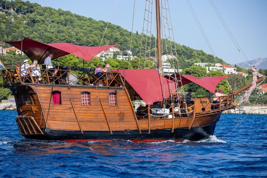 Split: Cruise on Columbo's Pirate Ship "Santa Maria" - Marjan Hill, Kašuni Beach, and Bačvice Beach from the water