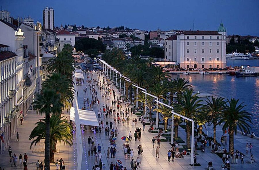 Split Day Trip - Crowds, shopping, and keeping the day pleasant
