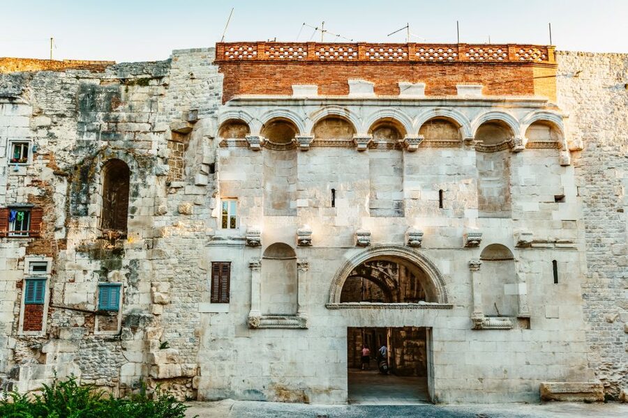 Split Game of Thrones Tour: City of Dragons - The Game of Thrones Museum discount