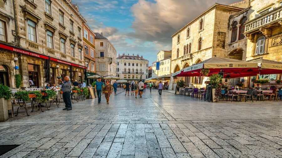 Split: Game of Thrones Tour with Diocletian's Palace Cellar - How the guides bring the scenes back to life