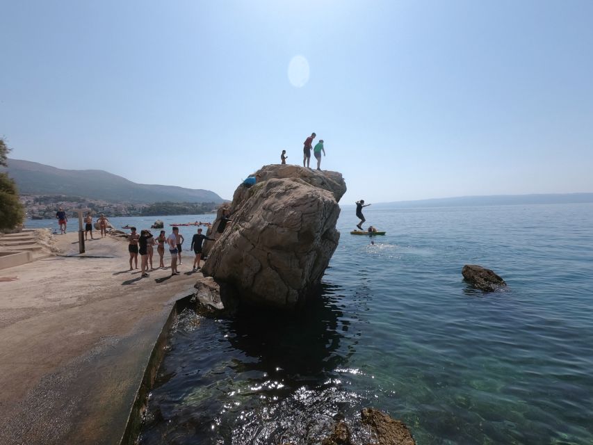 Split: Guided Kayak Adventure Tour - Getting ready on the campsite beach