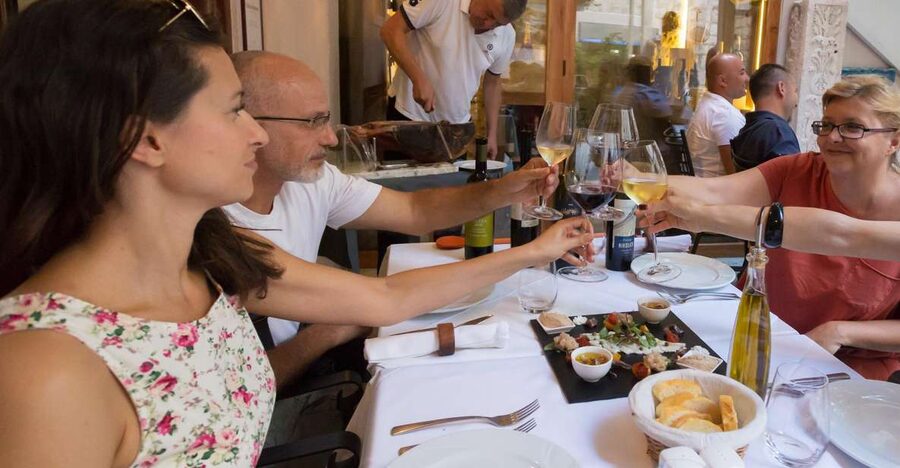 Split: Historical & Gastro Treasures Tour with Green Market - Green Market: Split on a plate