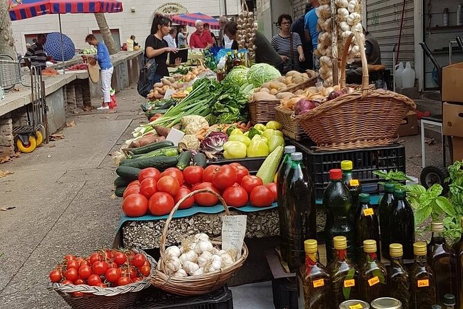 Split History and Gastro Small-Group Tour with Food and Drinks - The guide can make or break the balance