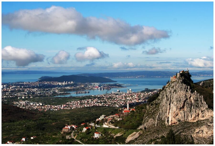 Split: Klis Fortress GOT and Olive Museum Entry Tickets - Driving the four minutes to Klis Fortress