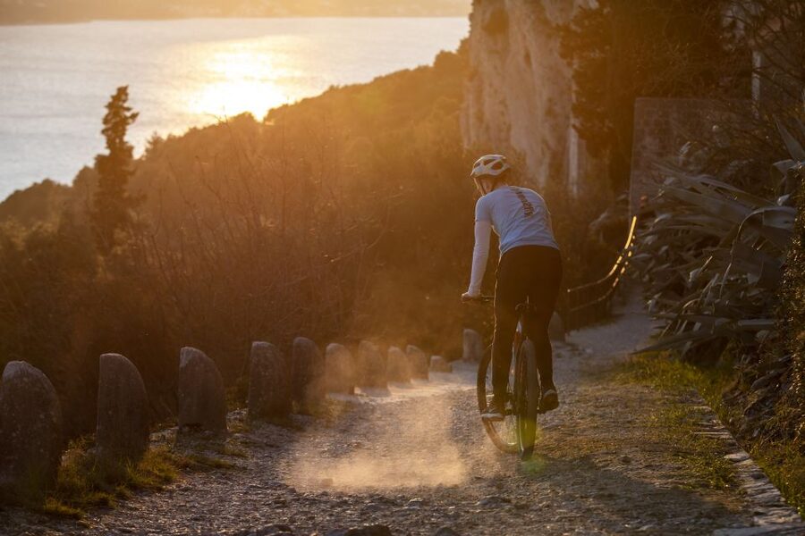 Split: Old Town and Marjan Park Bike Tour - Historic sights and beaches inside Marjan