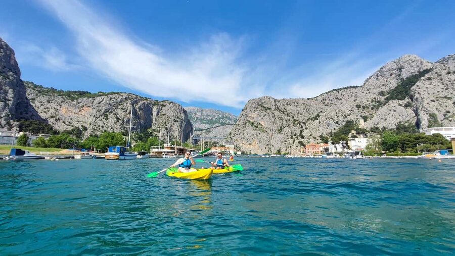 Split/Omiš - Guided Kayaking & Snorkeling Tour Cetina River - Meeting near Omiš and getting ready on the river