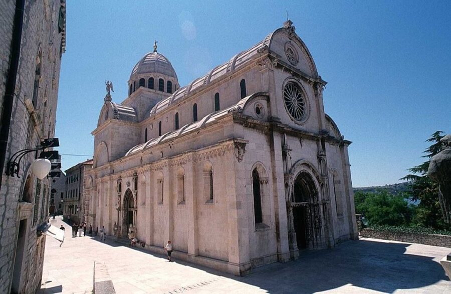 Split or Trogir: Krka Waterfalls & Wine and Food tasting - The Krka visit: waterfalls, boardwalks, and old mills