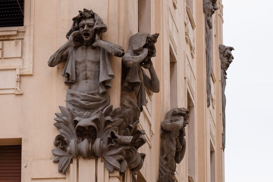 Split: Palace & Old Town Private Walking Tour-Entrance incl. - The Peristyle and the power of Emperor Diocletian