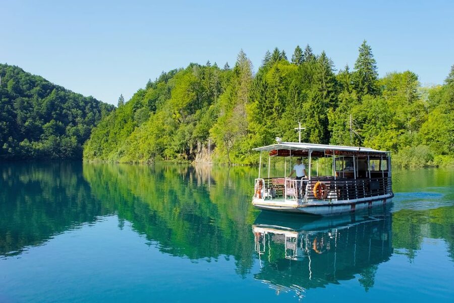 Split: Plitvice Lakes Guided Day Tour with Entry Tickets - Leaving Split before the park wakes up