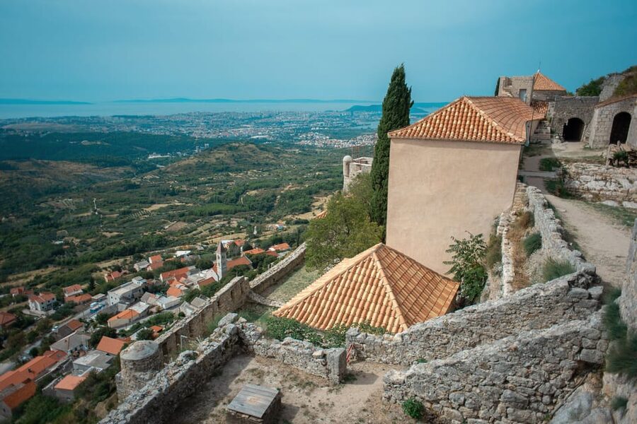 Split: Private tour to Klis Fortress and Vranjača cave - Vranjača Cave brings a cool finish
