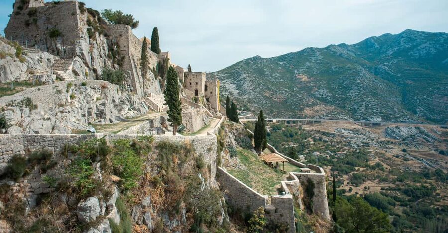 Split: Private tour to Klis Fortress and Vranjača cave - Should you book the Klis, Stella Croatica, and Vranjača tour?