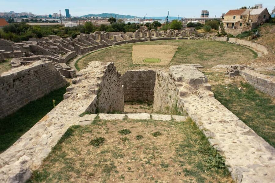 Split: Private tour to Salona, Vitturi castle and Trogir - What the private format changes