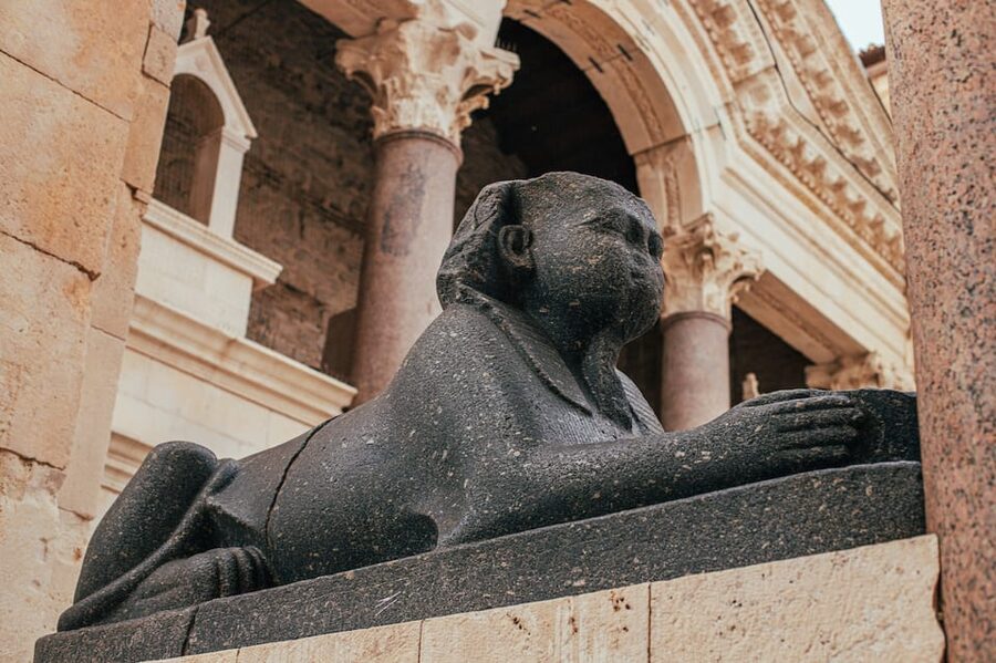 Split: Private Walking Tour for Families with kids (5-17y) - Who should choose this Split experience?