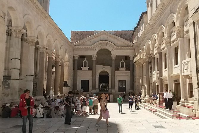 SPLIT-PRIVATE Walking Tour of Diocletian's Palace & Old Town - The Peristyle and Vestibule: the palace’s grand center