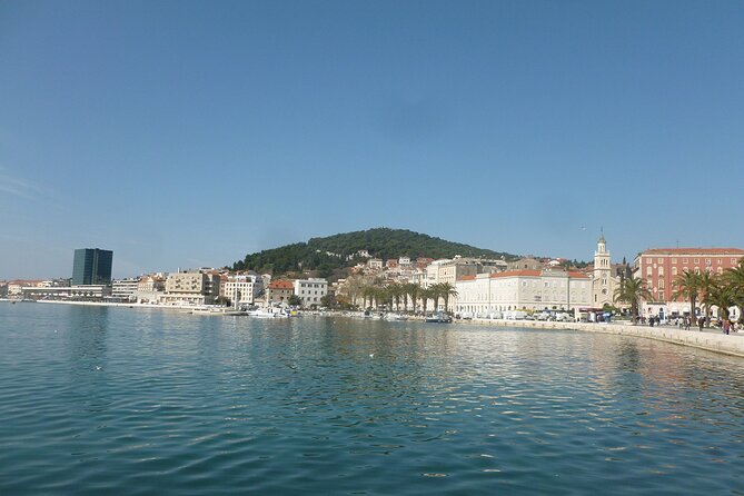 Split Riviera Panoramic Sunset Cruise with Summer Vibes on Boat - Boat comfort and group size