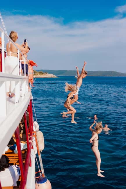 Split: Sunset Boat Party with Live DJs and Blue Lagoon Swim - Should you book the Split sunset boat party?