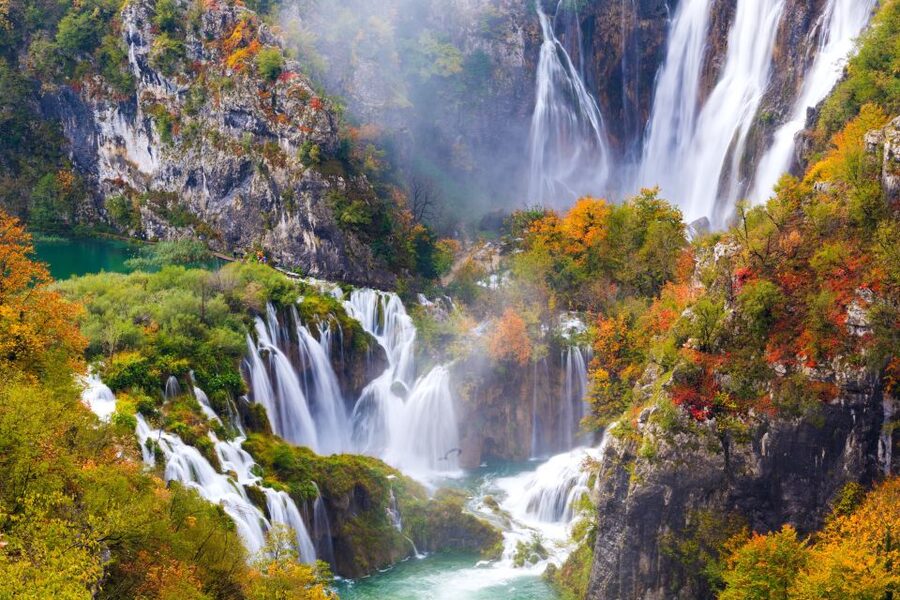Split: Transfer to Zagreb with Plitvice Lakes Entry Tickets - A break before the final three hours