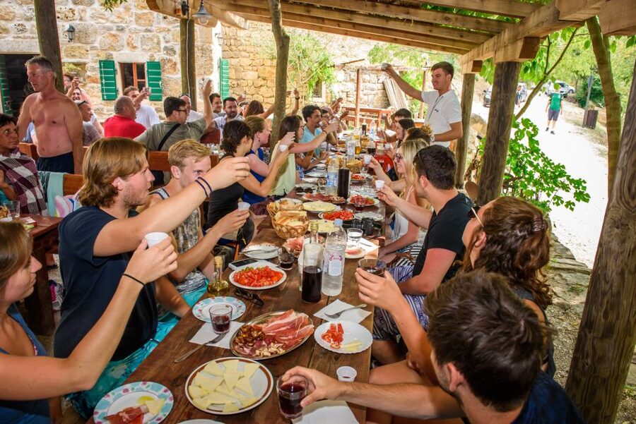 Split/Trogir: Krka National Park Day Trip with Wine Tasting - Wine tasting and homemade Croatian food