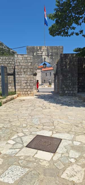 Ston: Private White Gold Tour With a Wall Climb - Climbing the fortification wall