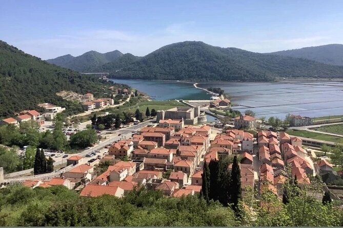Ston Tour: City Walls, Saltworks, Wine & Adriatic Seafood - What the private format really buys you