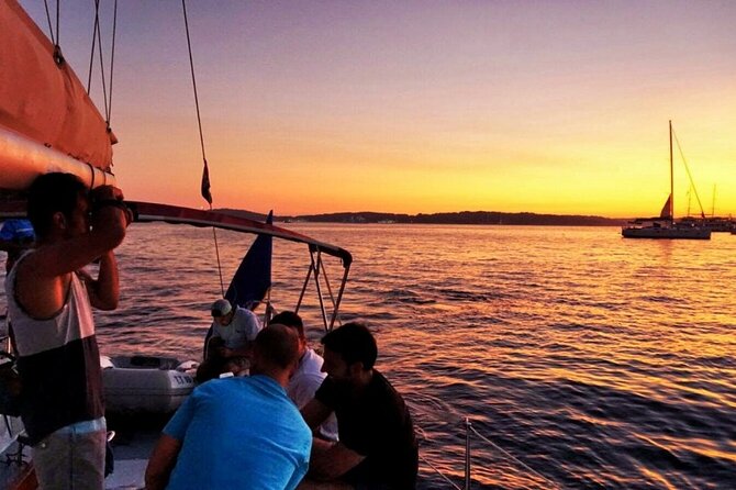 Sunset Sailing Tour on the Pakleni islands - Cruising toward the Pakleni islands