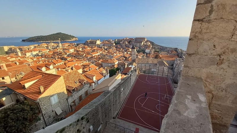 Sunset Wall Walk: 75-Minute Guided Tour & Free Exploration - Revelin and the eastern harbor views