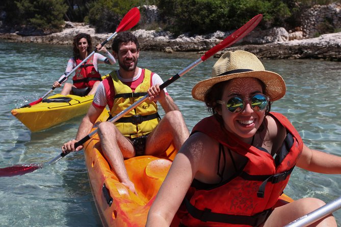 Supetar-Postira kayaking - A story break in a protected bay