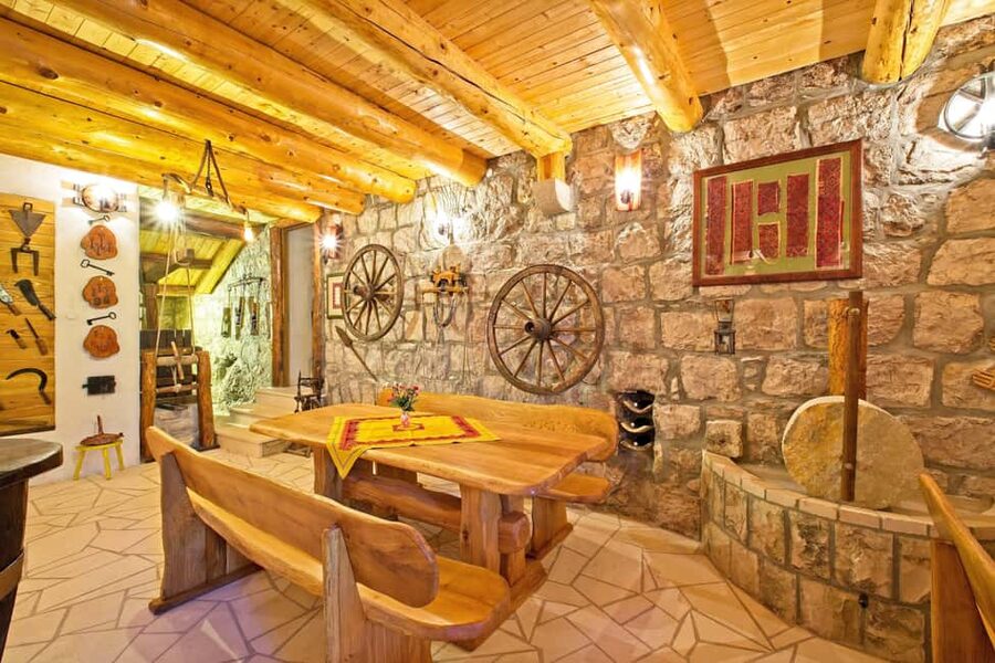 Taste & Tradition of Dubrovnik Countryside - What the tasting tells you about local food
