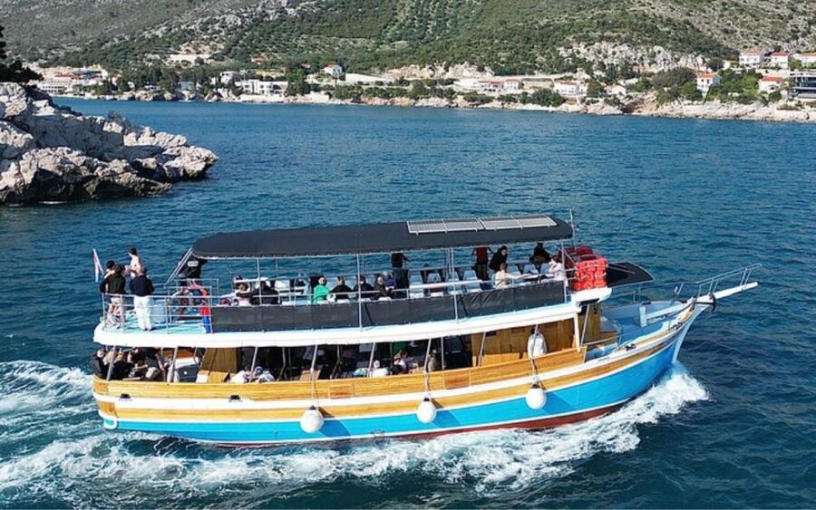 Three Island Boat Tour With Lunch - Swimming and snorkeling without pressure