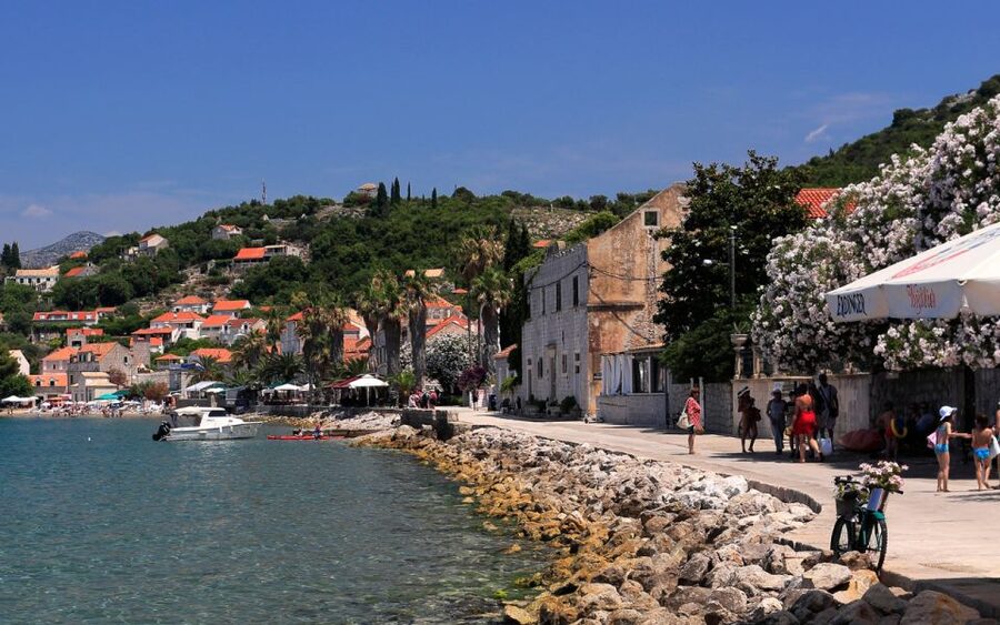 Three Island Boat Tour With Lunch - Meeting the blue boat Emili at 8:45