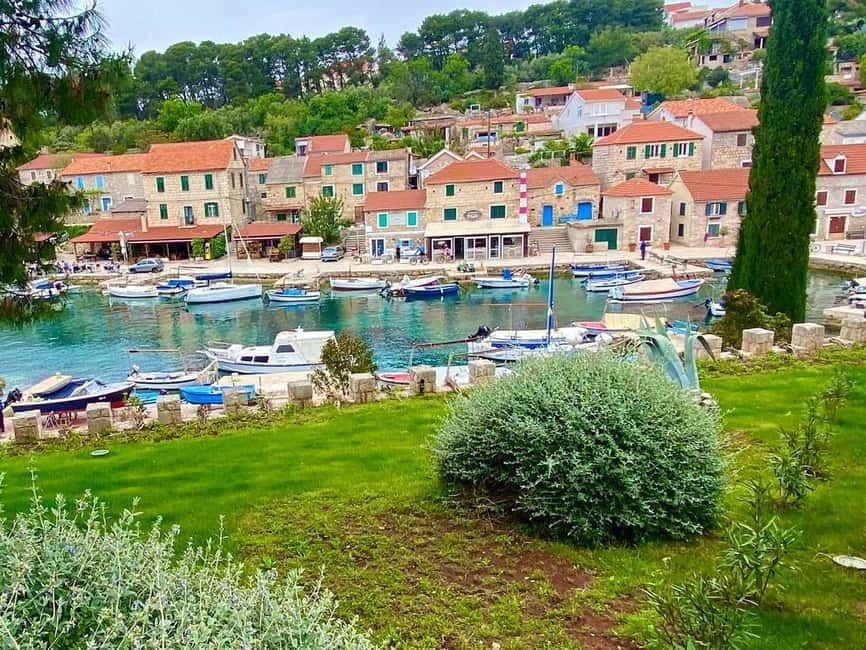 Trogir: Blue Lagoon, Maslinica, and Solinska Bay Boat Tour - Leaving Trogir by speedboat