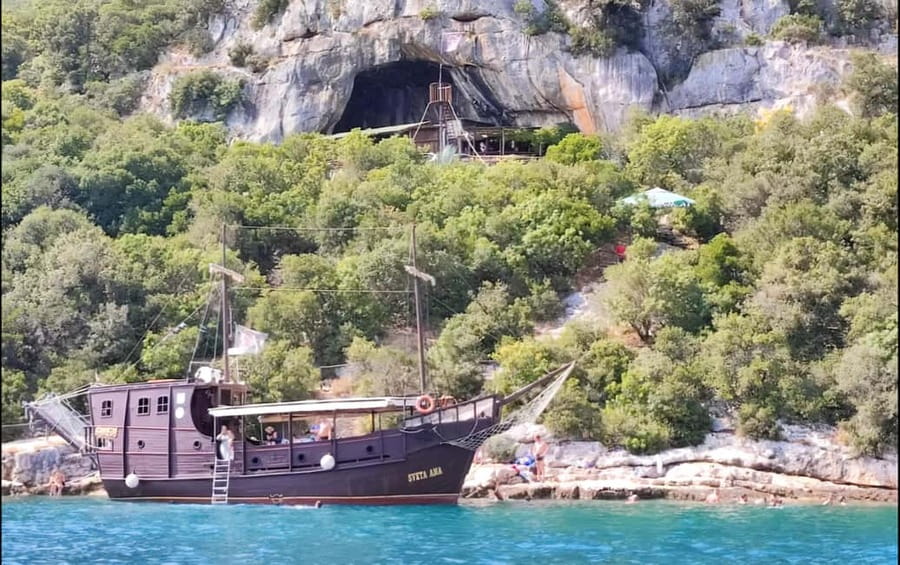 Vrsar: Lim Fjord Boat Tour with Swimming near Pirate's Cave - The 50-minute stop at Pirates Cave