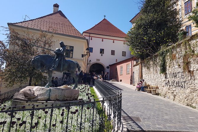 Walking tour of Zagreb - Lotrščak Tower and the Grič cannon