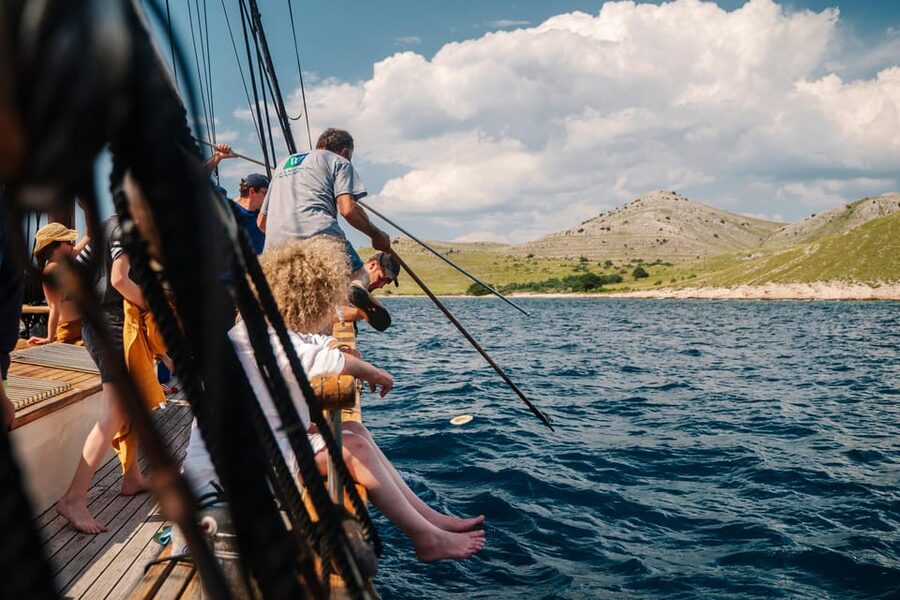 Zadar: Boat Tour with Unlimited Wine & 3 Stops - Kali and Srdela Snack