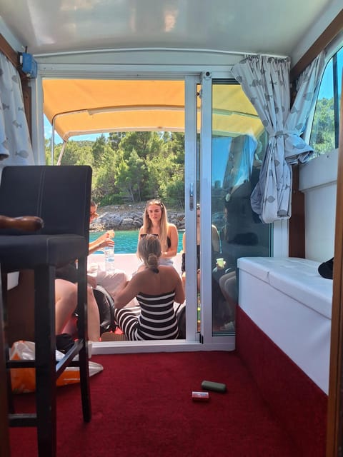 Zadar: Half-Day Island-Hopping and Lagoons Cruise with Fruit - The final lagoon and time in the water