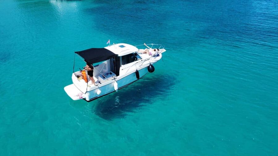Zadar: Half-Day Island-Hopping and Lagoons Cruise with Fruit - Following the coast of Ugljan