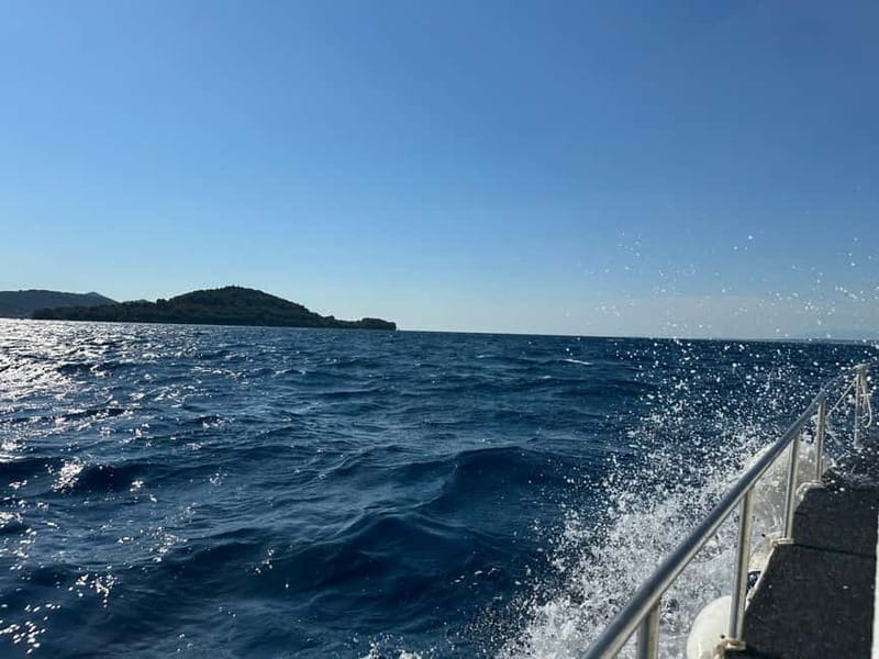 Zadar: Half-day trip wooden boat with drinks - ALL INCLUSIVE - Communication and the guide experience