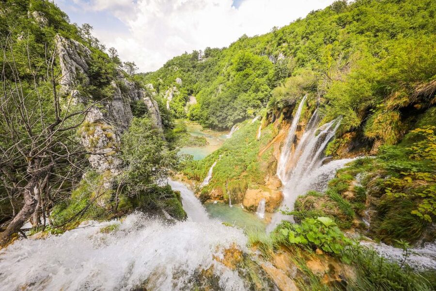 Zadar: Plitvice Lakes Full-Day Guided Tour with a Boat Ride - The Lower Lakes and the big waterfalls