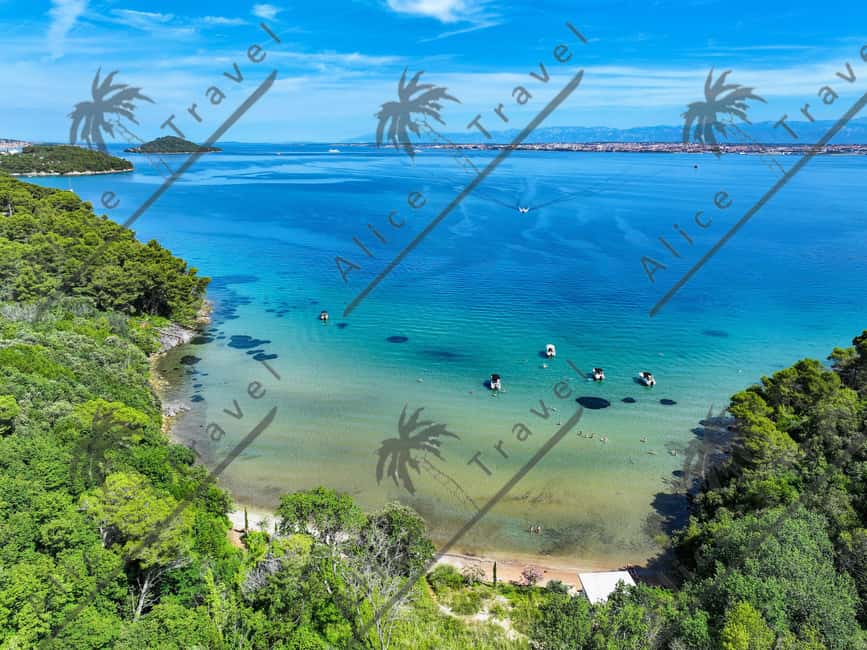 Zadar: Speedboat Escapade 3 stops & Snorkeling & Local Wine - Stop one: Kostanj bay and 40 minutes in the water