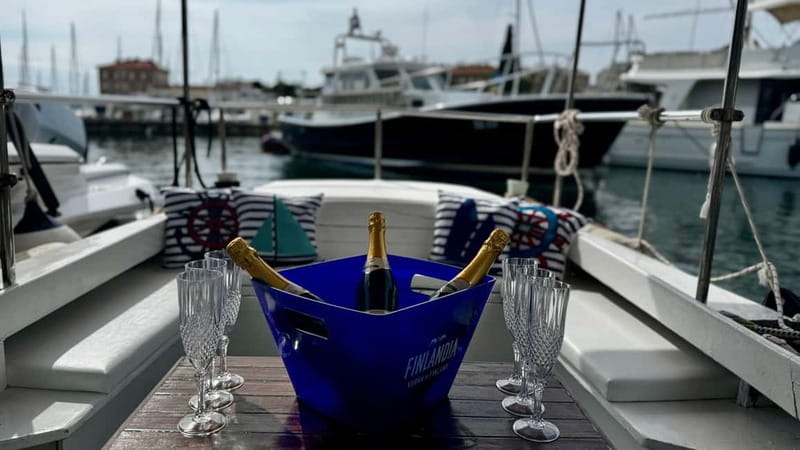 Zadar: Sunset boat tour with champagne - Seeing Zadar’s old town from the Adriatic