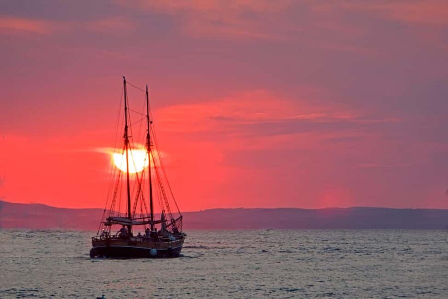Zadar: Sunset Cruise on Traditional Boat with Wine - Music, crowds, and the right kind of evening