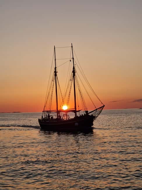 Zadar: Sunset Cruise on Traditional Boat with Wine - Cruising toward the sunset for 90 minutes