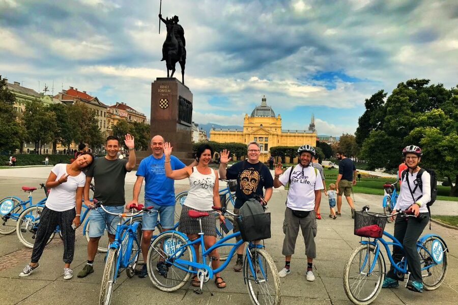 Zagreb: 2.5-Hour Highlights Bike Tour - What the guides add to the ride