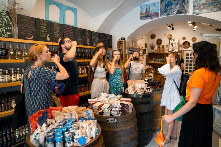 Zagreb: Food Tour with Tastings - Burek, sausages, and ćevapi