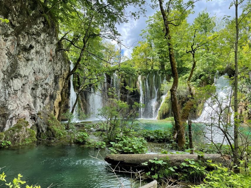 Zagreb: Rastoke & Plitvice Lakes Guided Tour with Ticket - Walking Plitvice’s Lower and Upper Lakes