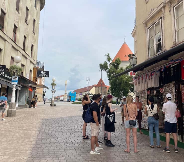 Zagreb: Small Group Walking Tour City Center and WW2 Tunnels - Strossmayer Promenade and Lotrščak Tower